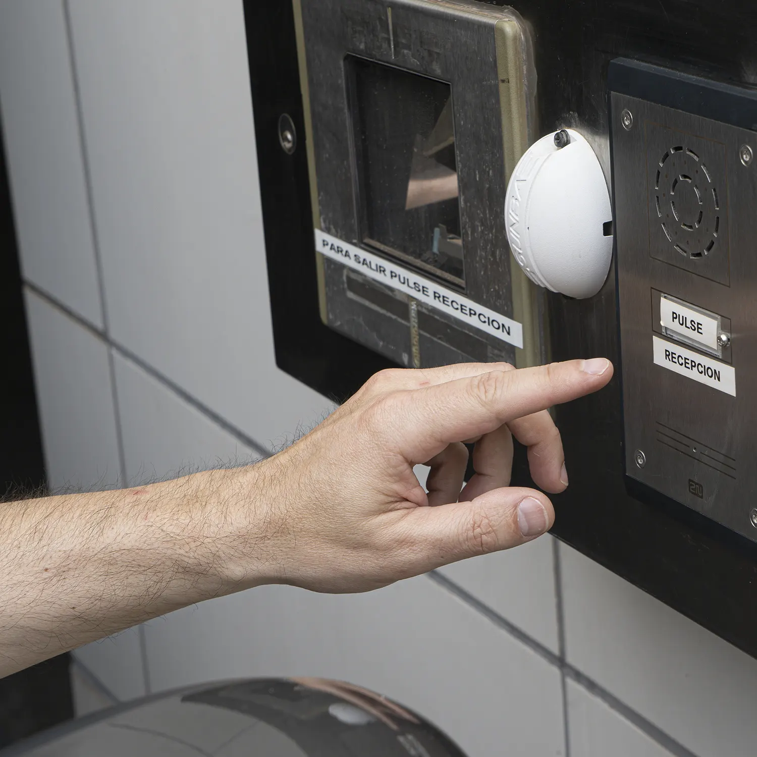 Llamada a recepción de shhh motel